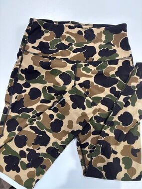 Women’s BandedOld School Camo Leggings-High-Waist Camo Leggings -Tan/Green/Black